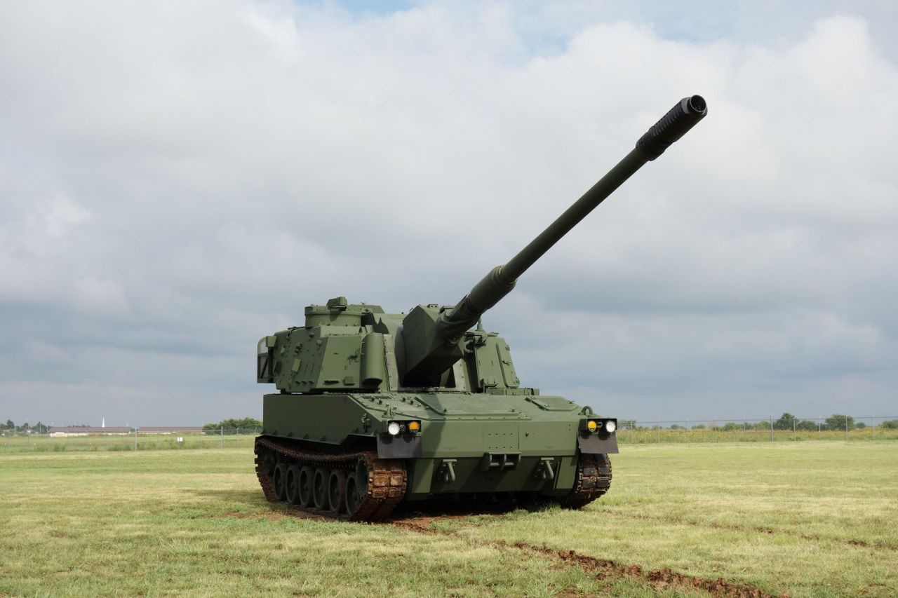 M109-52 z działem o długości 52 kalibrów będzie mieć donośność 30 kilometrów (60 kilometrów przy zastosowaniu pocisków artyleryjskich ze wspomaganiem rakietowym).