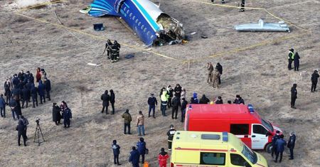 "Zostali pozostawieni sami sobie". Pilot komentuje katastrofę w Kazachstanie