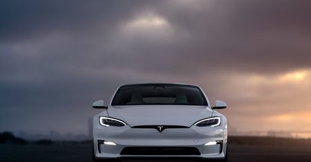 Nowe, słabsze Tesle. Model S i Model X otrzymały nowe odmiany w USA
