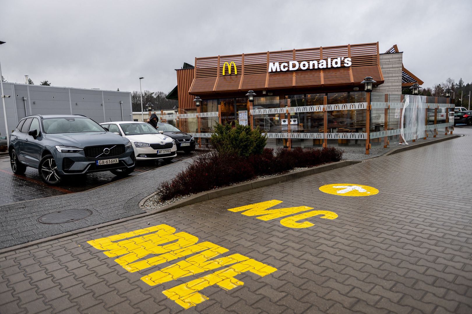 Wszystkich Świętych 2023. Czy 1 listopada otwarty jest McDonald's?