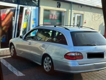 Wjechał mercedesem w sklep. Policji tłumaczył, że napił się później