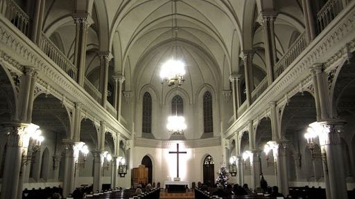 Wielkanoc 2021. Ten kościół został zamknięty. Ewangelicy postawili na swoim