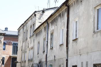 Nie trzeba budować nowych bloków. Mieszkania już są - tylko stoją puste
