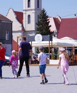 Spada liczba rodzin korzystających z pomocy społecznej. Nowe dane GUS