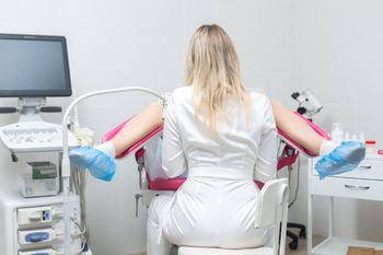 Zakazane przed wizytą u ginekologa. Lekarka ostrzega