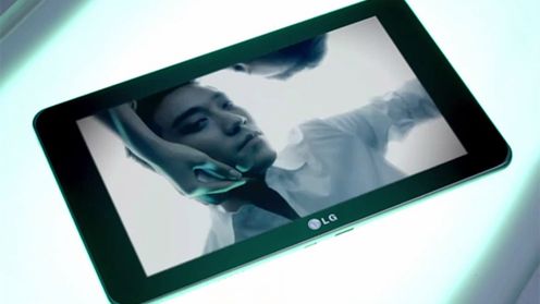Tablet LG G-Slate na koreańskim teledysku 1