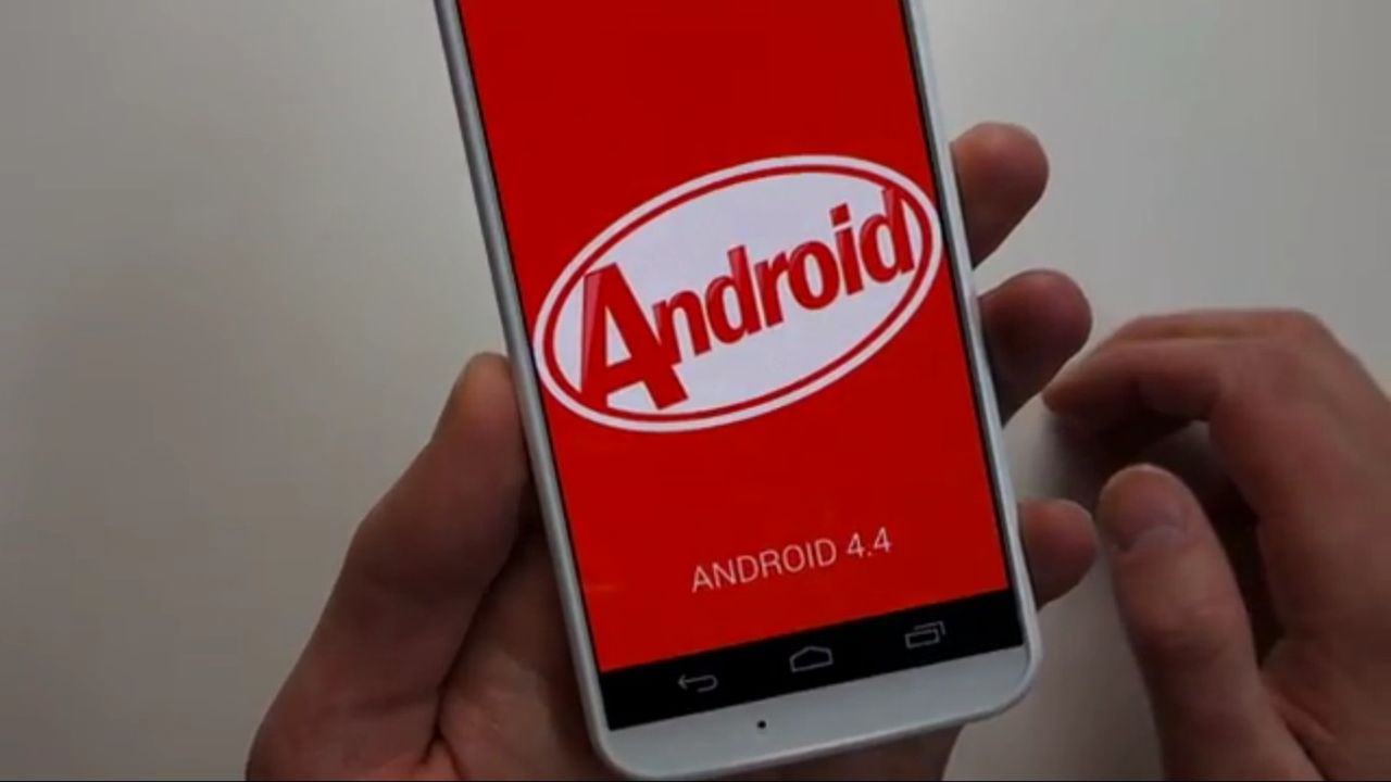 Motorola Moto X (fot. yputube.com)