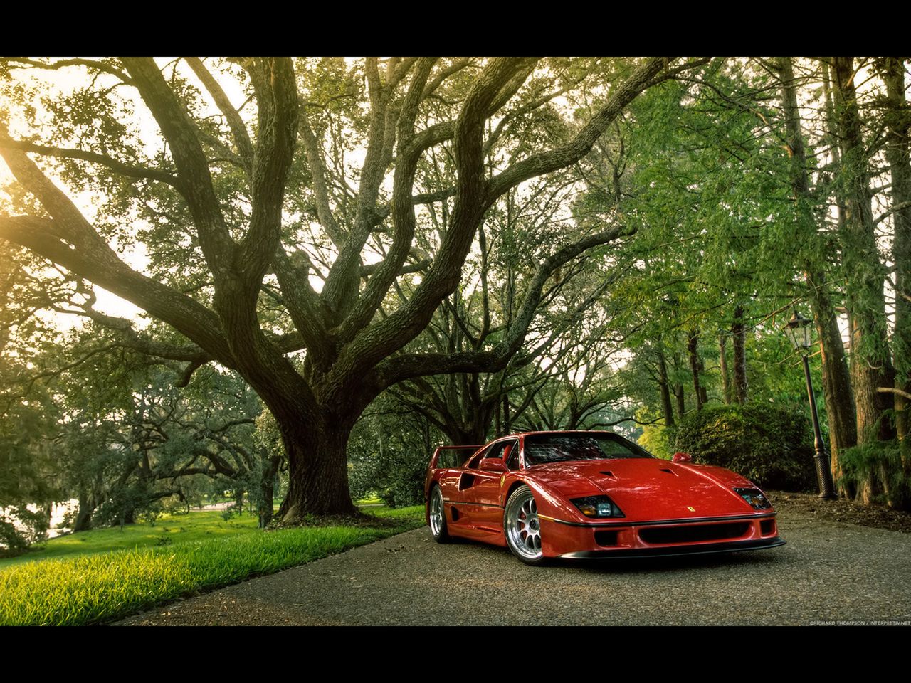 Richard Thompson - Ferrari F40