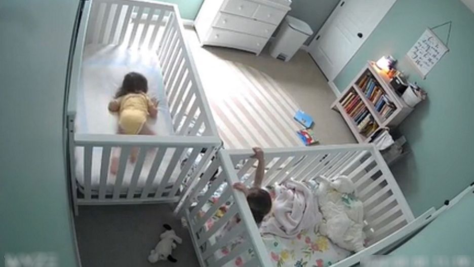 Po wszystkim udawała, że śpi. Nagranie z sypialni ma miliony wyświetleń