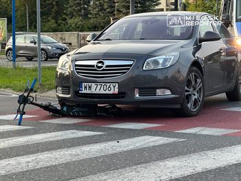 Potrącenie dziecka na hulajnodze elektrycznej. Jednoślad pod autem, 14 latek w szpitalu