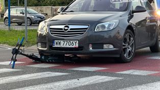 Potrącenie dziecka na hulajnodze elektrycznej. Jednoślad pod autem, 14 latek w szpitalu
