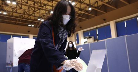 Koronawirus a wybory prezydenckie. Koreańczycy poszli normalnie głosować. Ile było zakażeń? Są wyniki
