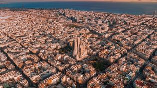5 hoteli w Barcelonie na city break - kultura, plaża i tapas w jednym