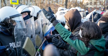 Race, kamienie i gaz łzawiący. Zamieszki w Krośnie Odrzańskim