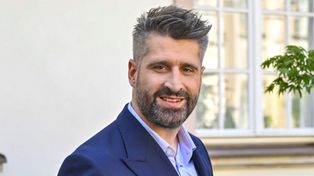 Piotr Gumulec niknie w oczach w "TzG"! Niesamowite, ile zrzucił. "Trzeba zmieniać ubrania"