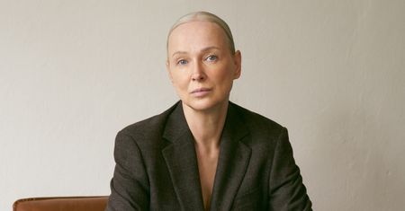 Wróciła do modelingu po 30 latach. Wypadek zmienił jej życie