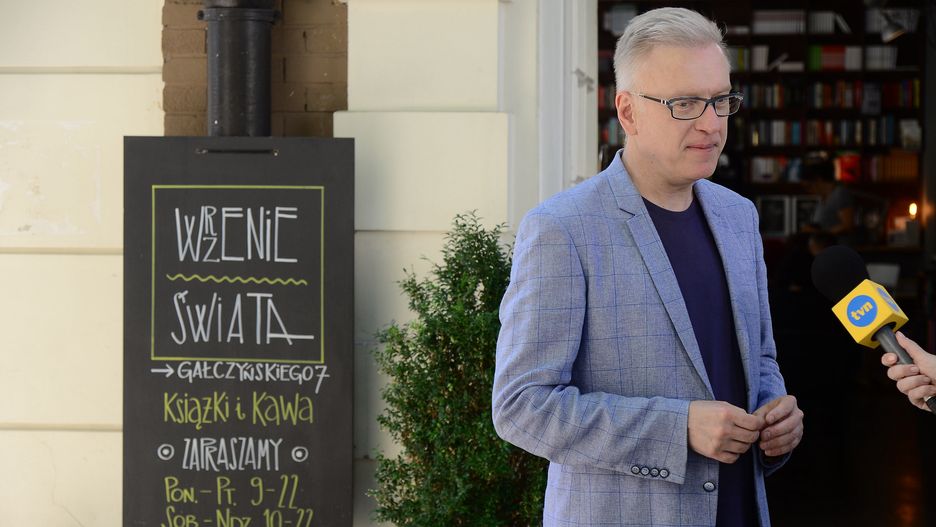 Warszawa, 17.07.2020, Stowarzyszenie Krajowy Klub Reportażu, księgarnia Wrzenie Świata Mariusza Szczygła, wręczenie Honorowej Nagrody im. Marka Rymuszko za lata 2019-2020 Braciom Sekielskim za realizację reportaży o pedofilii w kościele, dokumentów Tylko nie mów nikomu i Zabawa w chowanego.