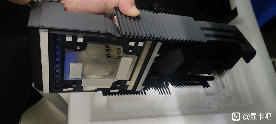 GeForce RTX 4000 - radiator z chłodzenia