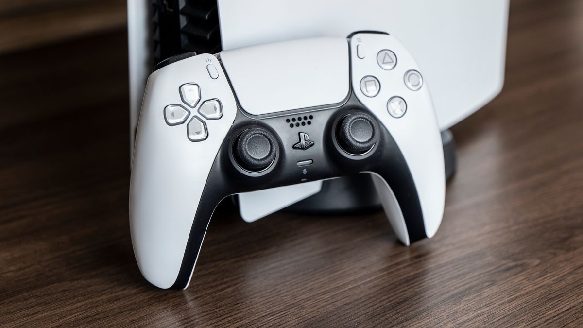 Oszuści oferowali na jednym z portali społecznościowych konsolę do gier. Wśród poszkodowanych mają być osoby z całej Polski