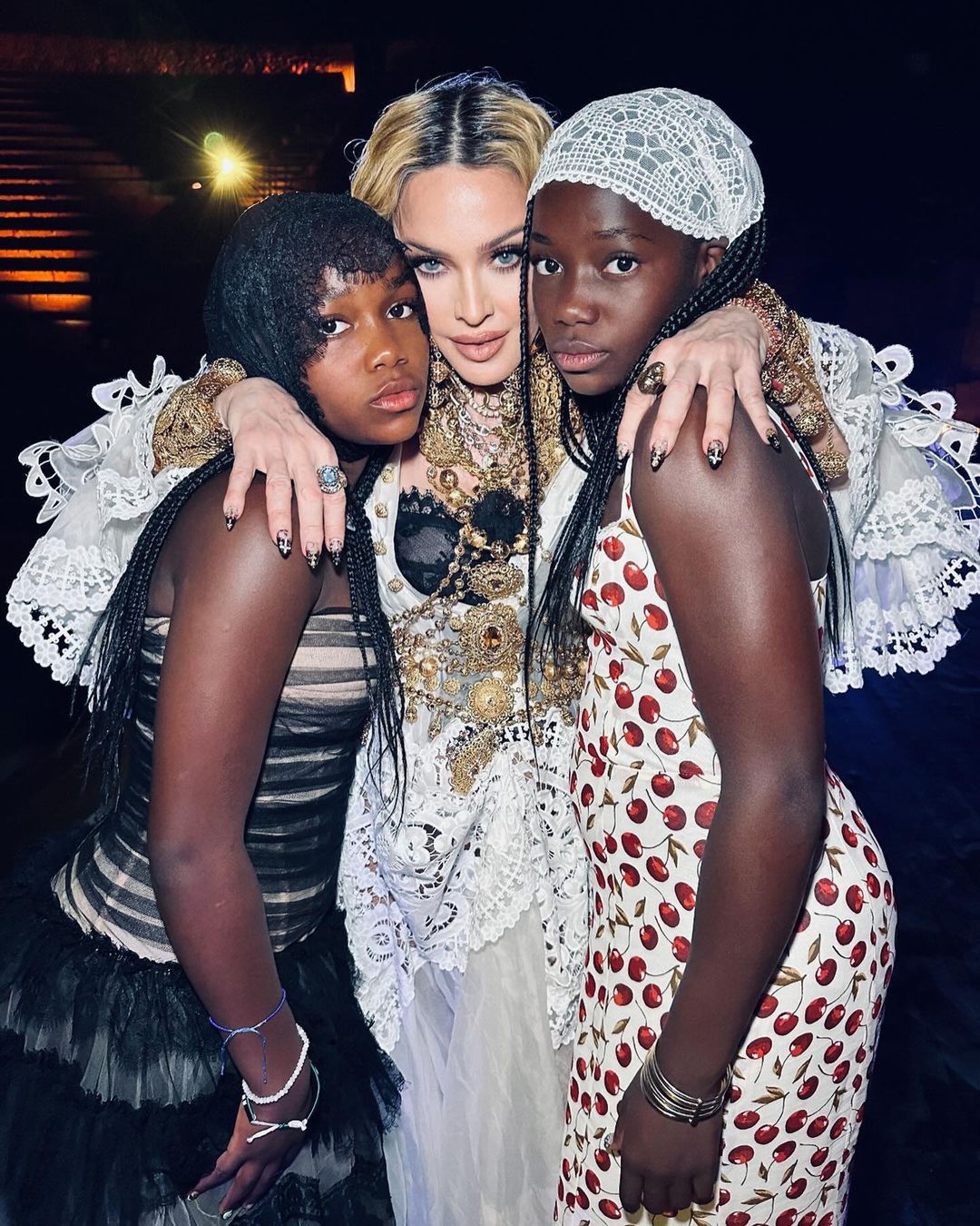Madonna z córkami