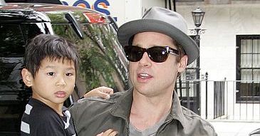 Brad Pitt bawi się w paparazzi!