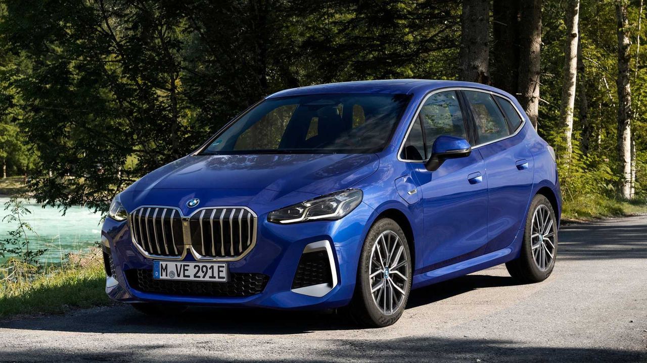 Nowe BMW Serii 2 Active Tourer wycenione. Różnica względem poprzednika jest duża