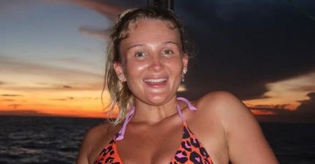Glorianka w SKĄPYM BIKINI wygina się NA UKOCHANYM! Fani w zachwycie: "Hot parka" (FOTO)