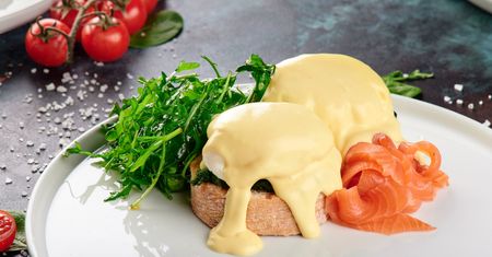 Śniadanie jak z drogiej restauracji. Jadłeś już jaja po florencku?