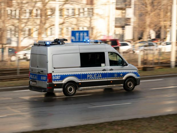 Potrącenie na skrzyżowaniu w Końskich. 47-latka trafiła do szpitala