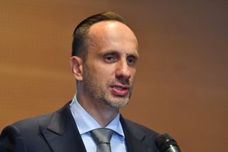 Janusz Kowalski rzucił PIT-ami. Autorka "Klubu Milionerów" ripostuje