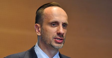 Janusz Kowalski rzucił PIT-ami. Autorka "Klubu Milionerów" ripostuje