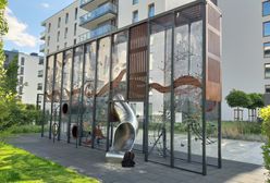 W Gdańsku Oliwie powstał plac zabaw. Przypomina szklarnię lub terrarium