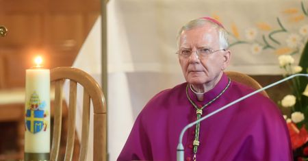 Ksiądz przyłapany na molestowaniu seniorki? Krakowska kuria milczała