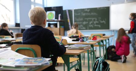 Zmiany w szkołach. Polacy nie są zadowoleni. Wskazali kierunki