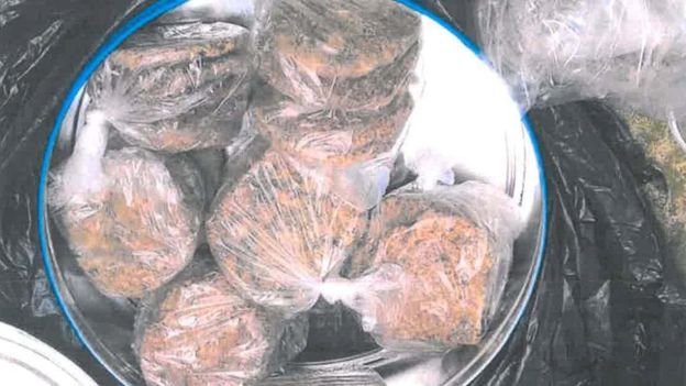 Ciasteczka z marihuaną znajdujące się w domu Lesley Collins