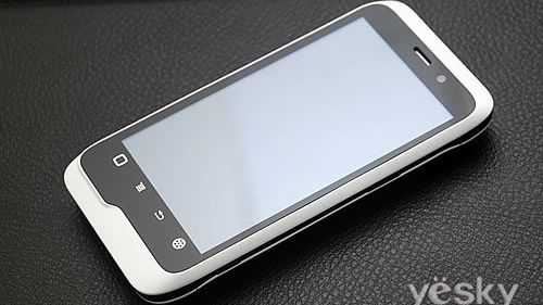 K-Touch W700 - smartfon z działającym w chmurze Aliyun OS 1