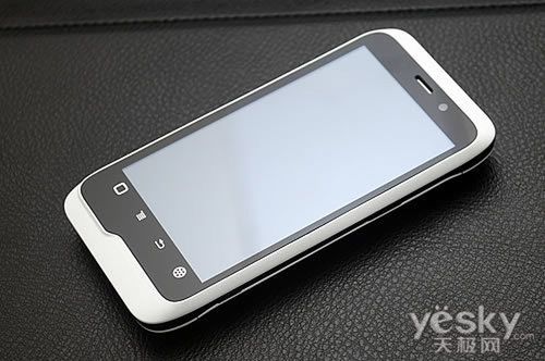 K-Touch W700 - smartfon z działającym w chmurze Aliyun OS