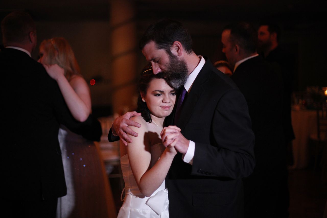 Ślubują czystość swoim ojcom. Czym są "bale dziewic"?