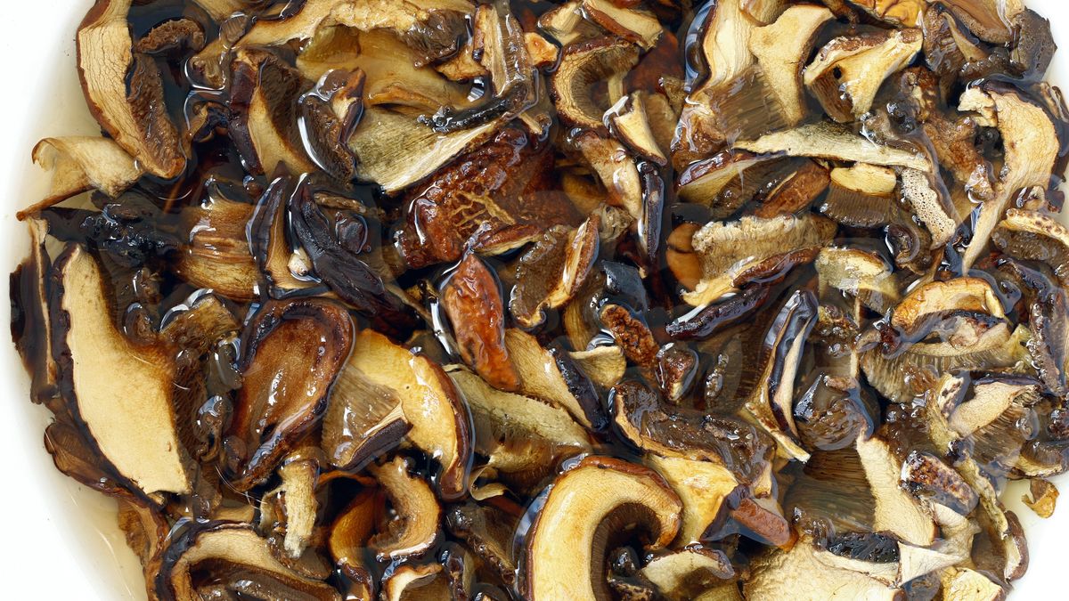 Jak moczyć suszone grzyby? 