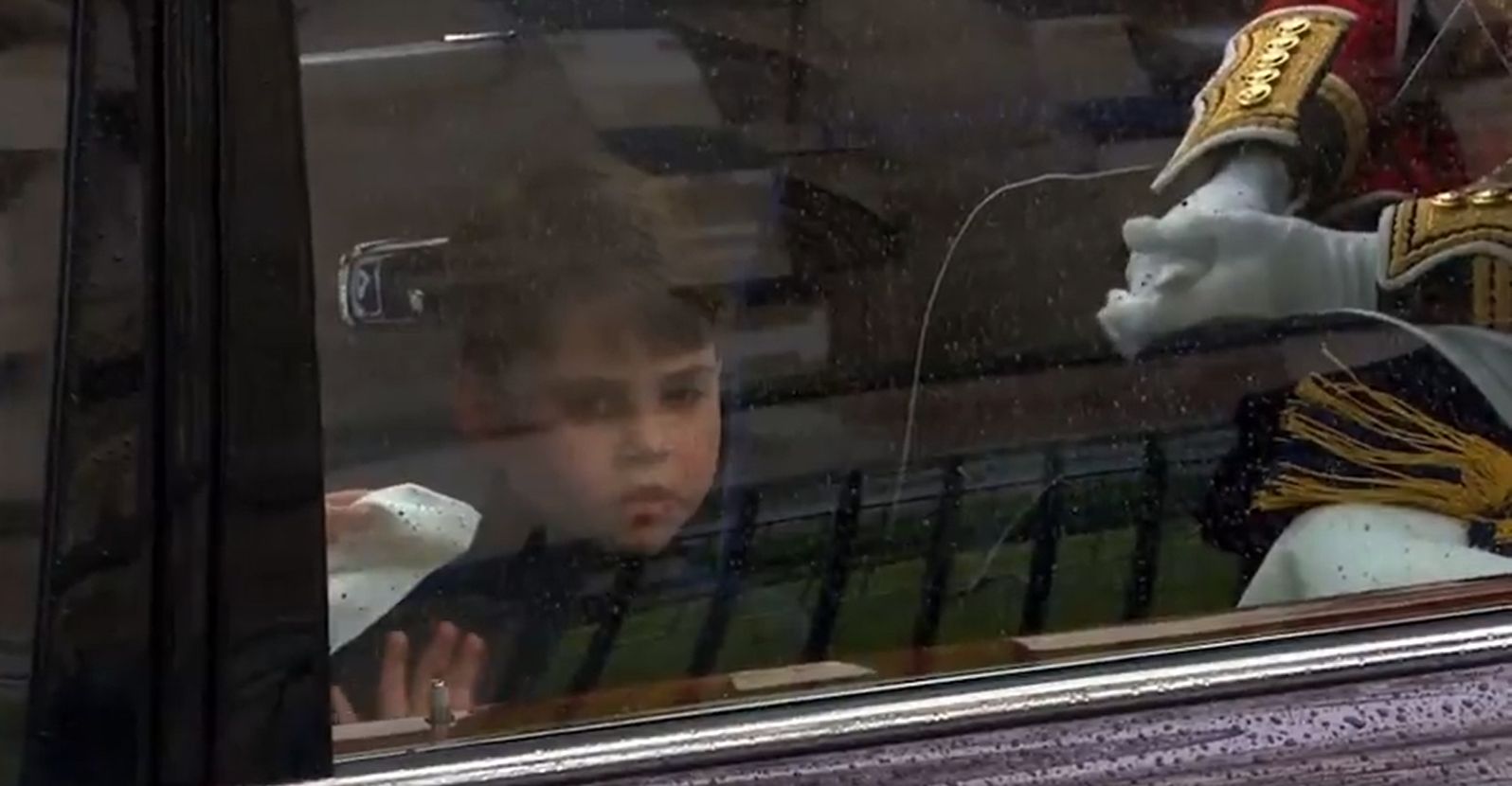 Książę Louis przybywa na koronację Karola III