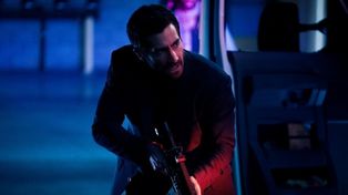 Pełen akcji thriller z Jake’em Gyllenhaalem podbija HBO Max. Widowisko Michaela Baya to dziś jeden z najpopularniejszych filmów na platformie