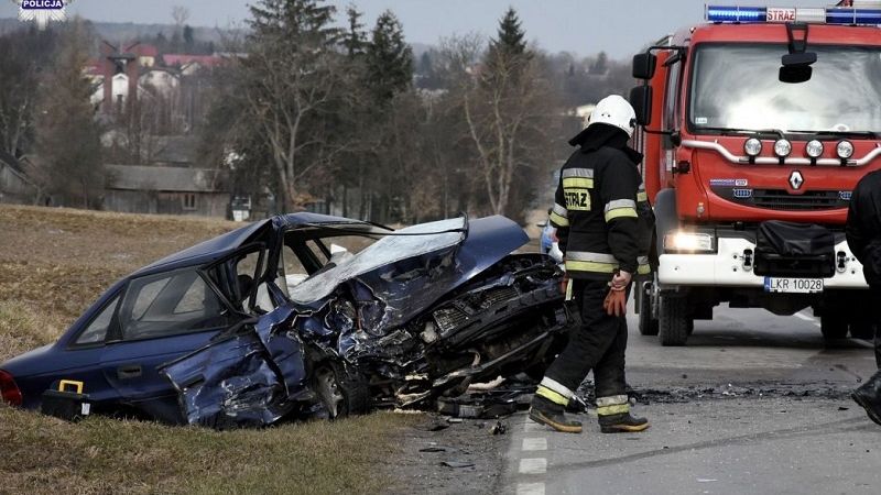 Czołowe zderzenia pojazdów w m. Rudnik Kolonia koło Kraśnika | fot. KPP Kraśnik