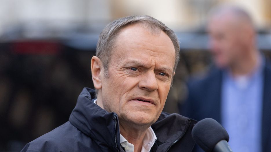 Bytom, 17.03.2023. Przewodniczący Platofrmy Obywatelskiej Donald Tusk podczas konferencji prasowej, przed otwartym spotkaniem z mieszkańcami Bytomia, 17 bm. (mr) PAP/Zbigniew Meissner