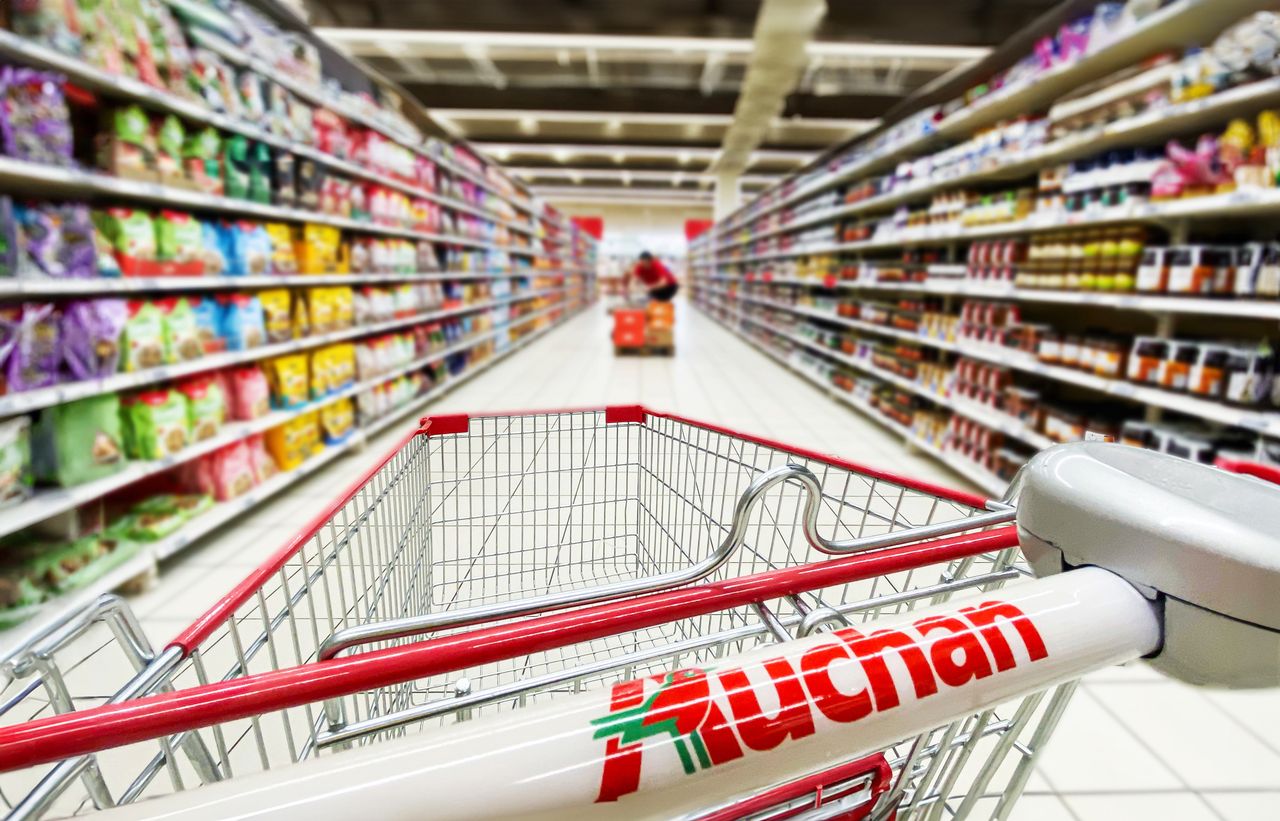 Rodzynki z sieci Auchan. Sklep wycofuje produkt z powodu nieprawidłowego zapachu