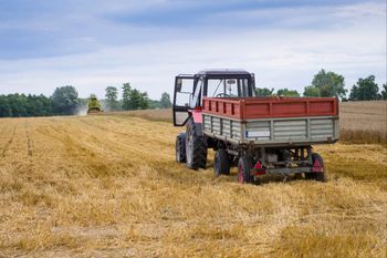 Nowe zasady dla rolników. Państwo spłaci dług, ale zabierze ziemię