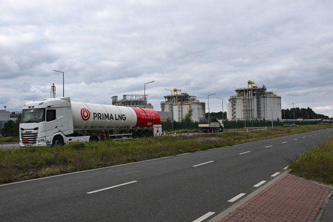 Wizyta szefa MSWiA Marcina Kierwińskiego na terenie Terminalu LNG w Świnoujściu