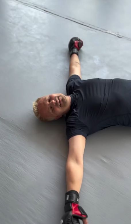 Tak Marcin Hakiel prezentuje się w platynie