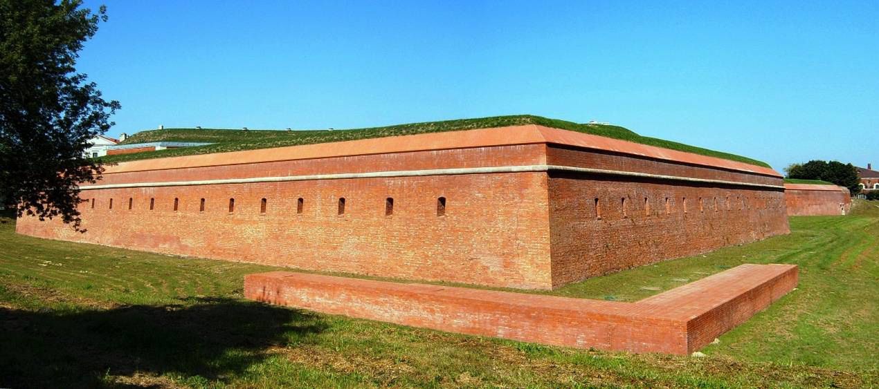 Zamość nad... Jeziorem Szczebrzeszyńskim. To także wyróżniało starą fortecę