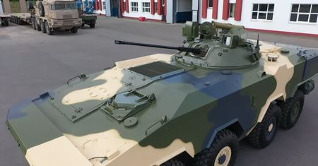 Białoruś po raz pierwszy pokazała nowy BTR V-2 [Wideo]
