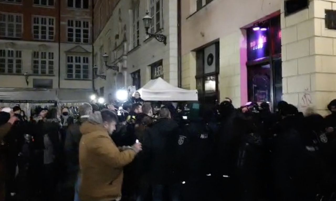 Wrocław. Policja zablokowała wejście do klubu. Znów gorąco w Pasażu Niepolda